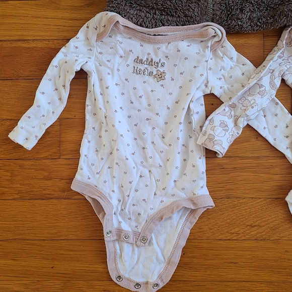 Baby onesie and  cozy jacket - Picture 14 of 15